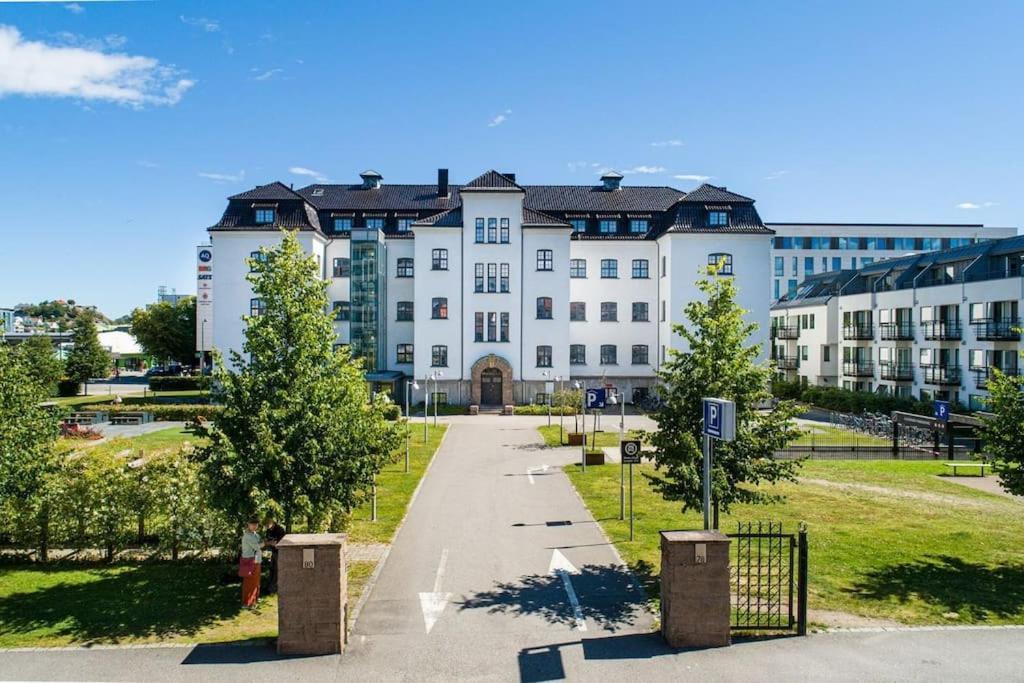 Апартаменти 1-Roms Toppleilighet Pa Tangen/Bystranda Крістіансанн Екстер'єр фото